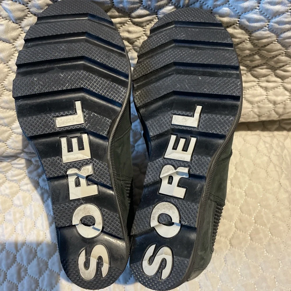 Sorel Dark Green Leather Boots